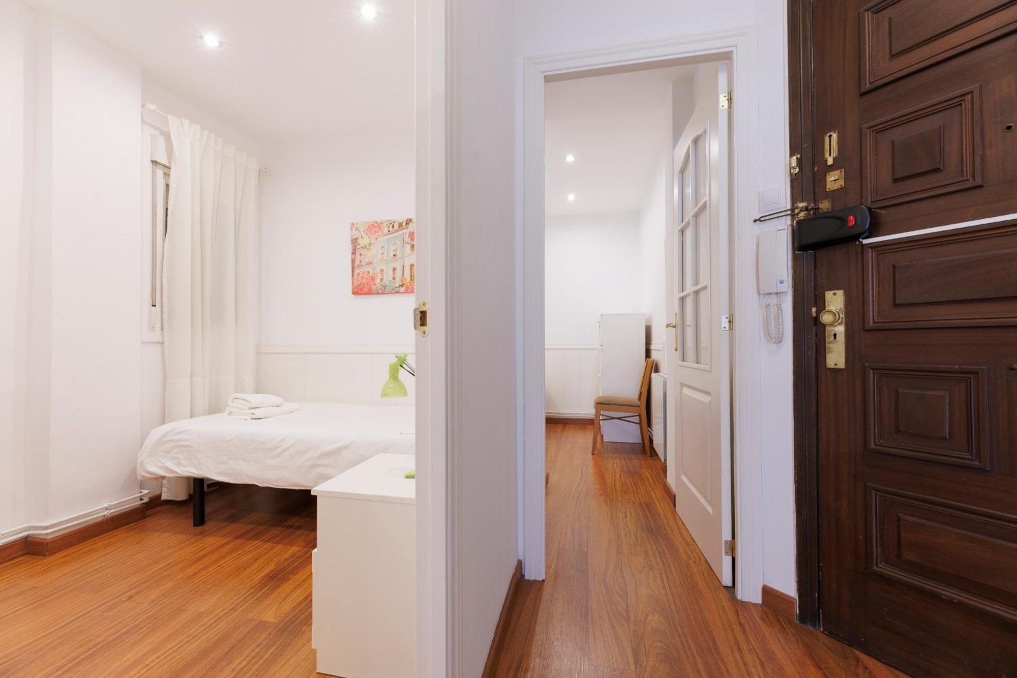 Aparteasy - Private Terrace, 3-bedroom Appartement *
