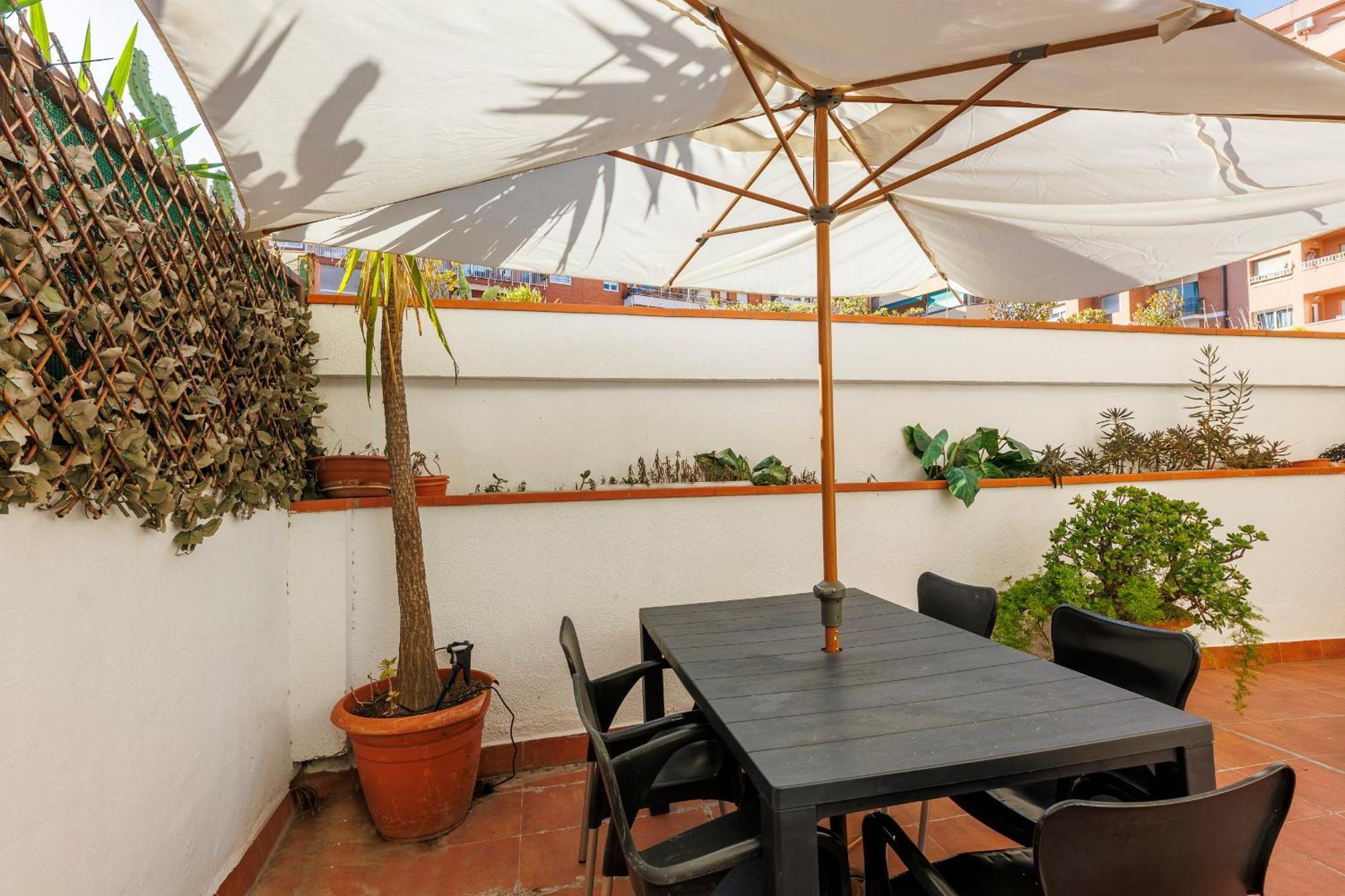 Aparteasy - Private Terrace, 3-bedroom * Barcelone